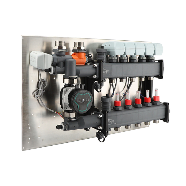 The water manifold of the floor heating system is equipped with a pressure difference bypass device