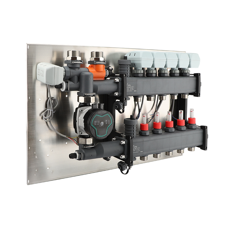 The water manifold of the floor heating system is equipped with a pressure difference bypass device