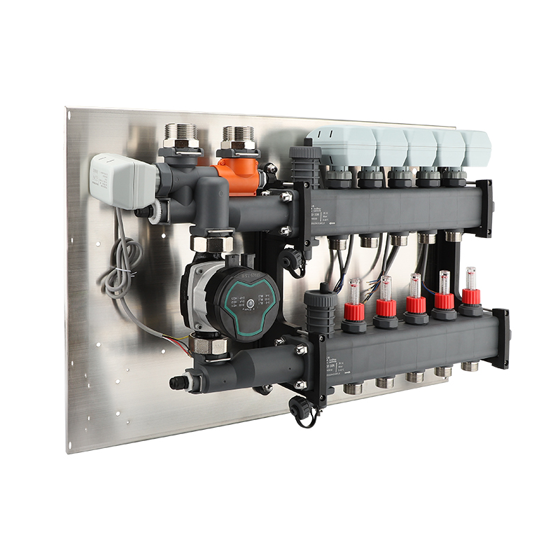 The water manifold of the floor heating system is equipped with a pressure difference bypass device