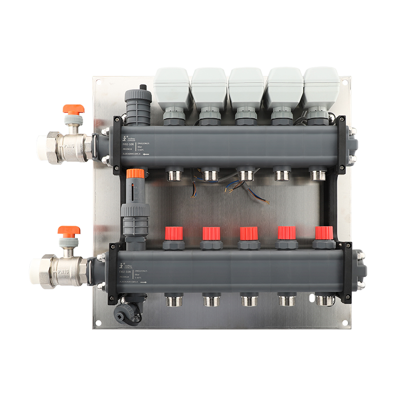 The water manifold of the floor heating system is equipped with a pressure difference bypass device