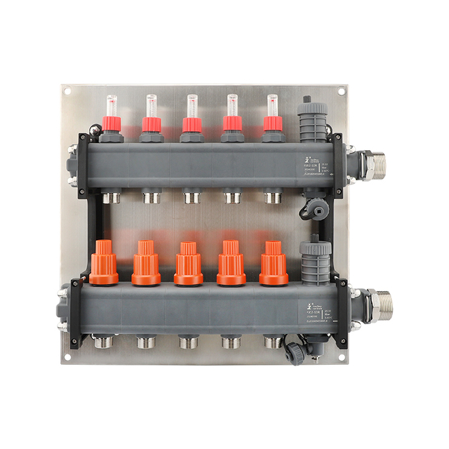 The left and right interfaces of the main pipe of the floor heating water manifold