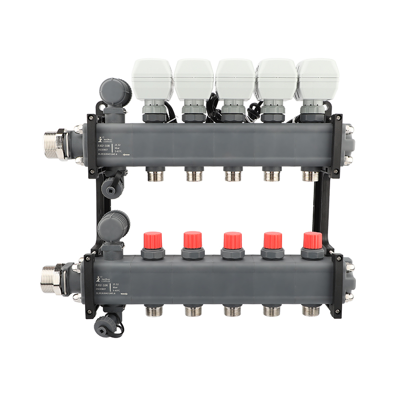 The left and right interfaces of the main pipe of the floor heating water manifold