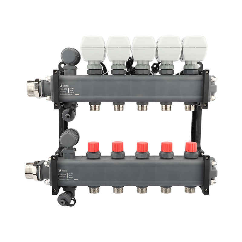 The left and right interfaces of the main pipe of the floor heating water manifold