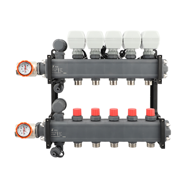 The water manifold of the floor heating system is equipped with a pressure difference bypass device