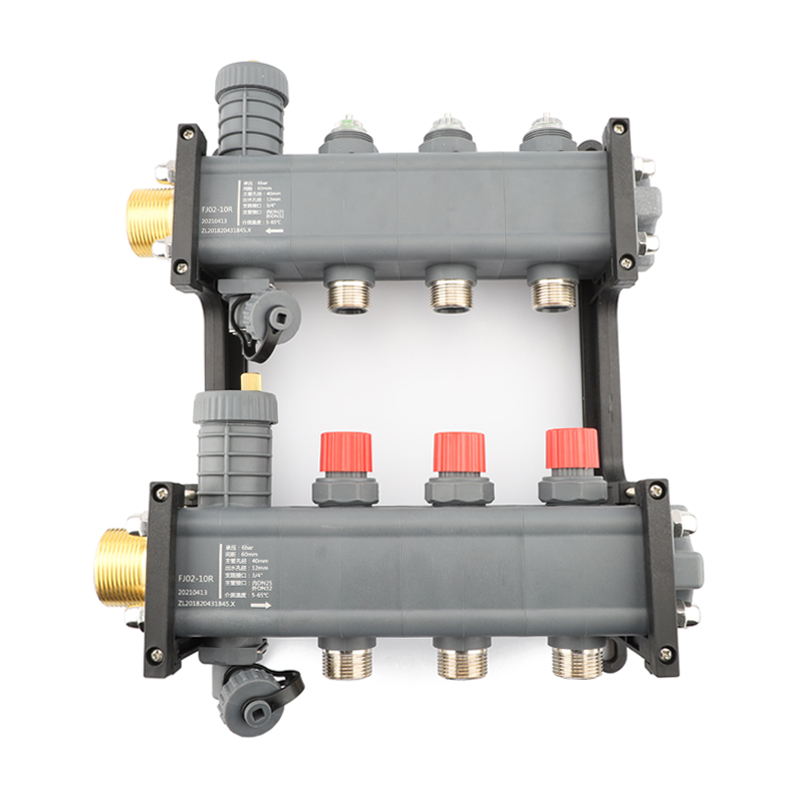 Install the water manifold of the ceiling-mounted radiant mixed water module on the wall