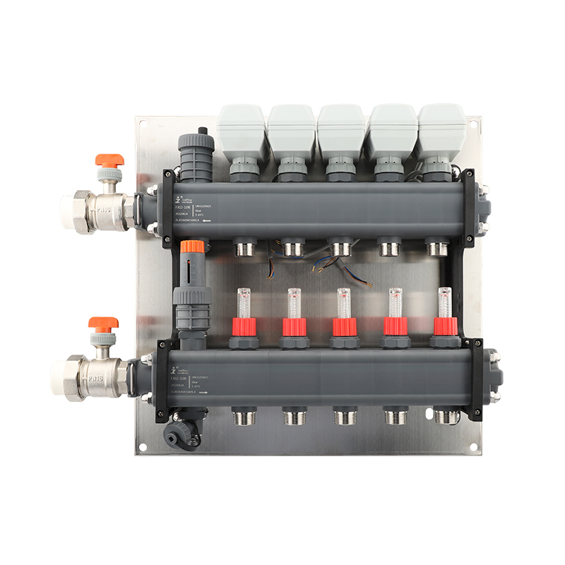 Install the water manifold of the ceiling-mounted radiant mixed water module on the wall